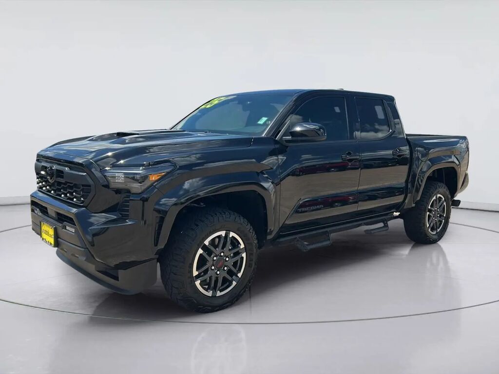 2025 Toyota Tacoma TRD Sport — photo 1 of 13