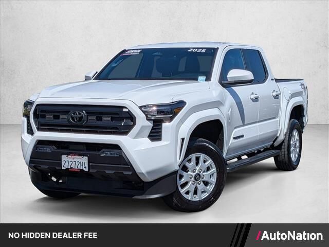 2025 Toyota Tacoma SR5 — photo 1 of 13