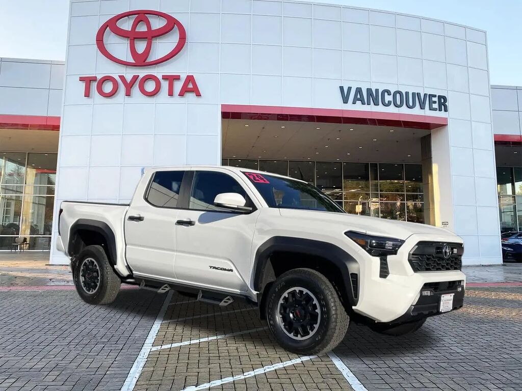 2024 Toyota Tacoma TRD Sport — photo 1 of 13