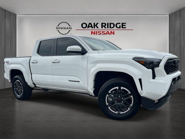 2025 Toyota Tacoma 4WD — photo 1 of 13