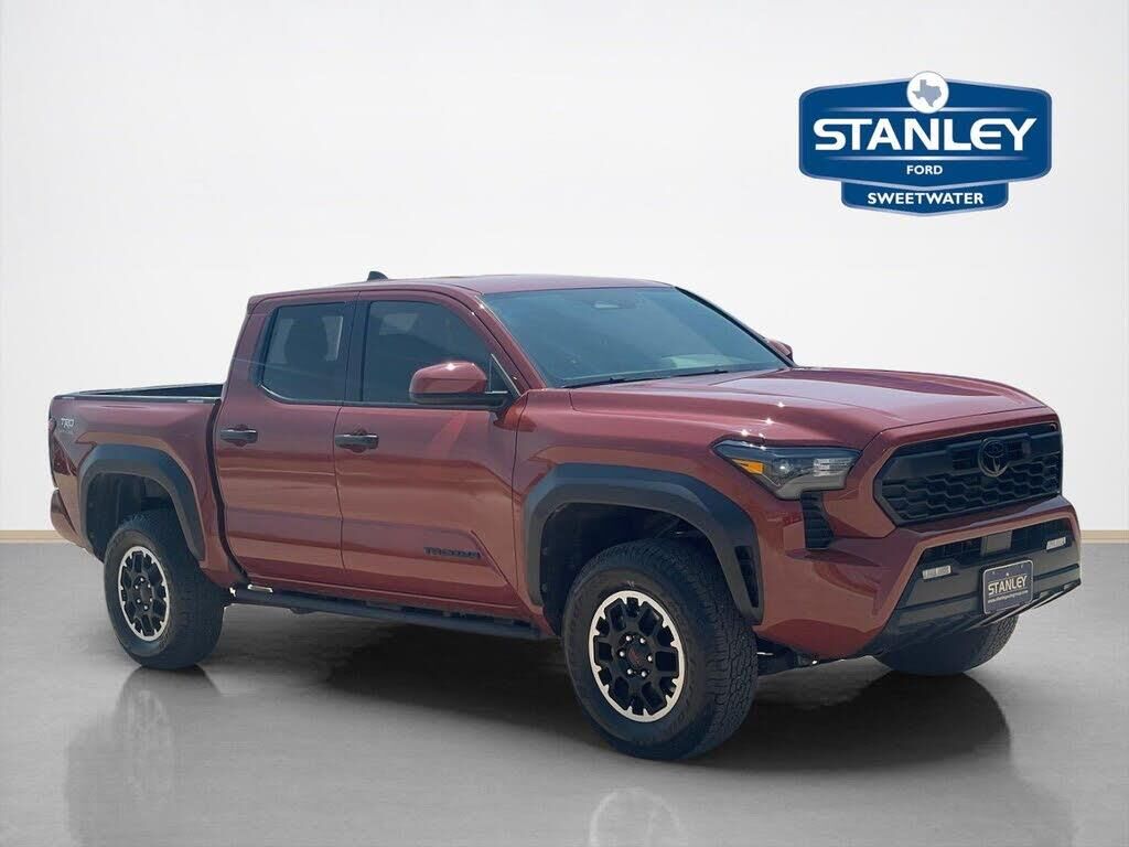 2025 Toyota Tacoma SR5 — photo 1 of 1