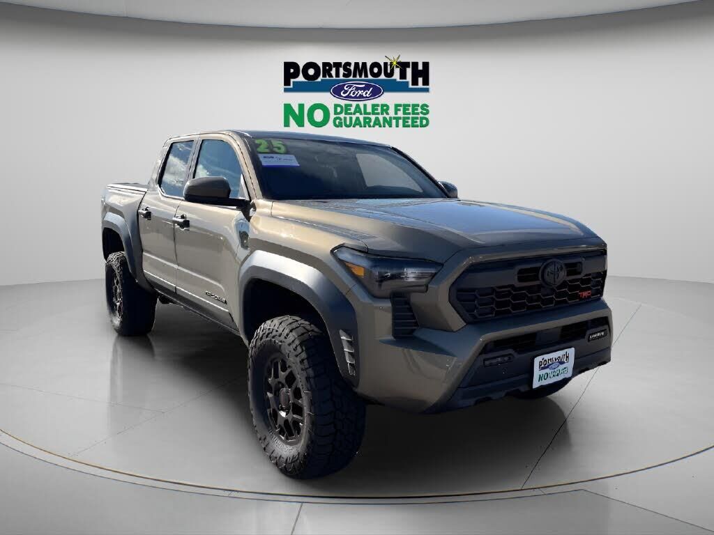 2025 Toyota Tacoma SR5 — photo 1 of 1