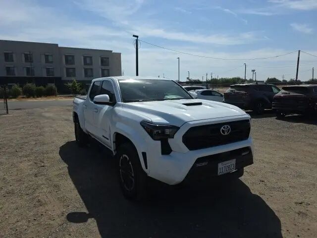 2024 Toyota Tacoma TRD Sport — photo 1 of 12