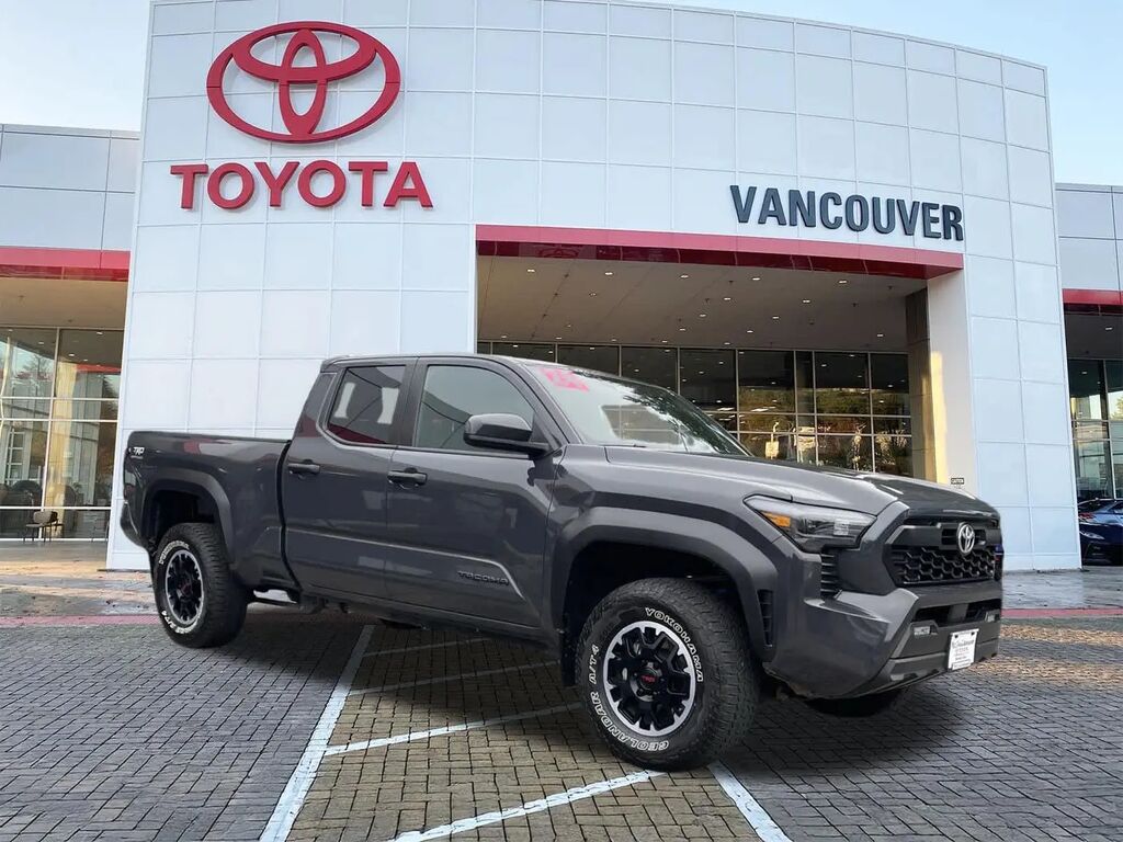 2024 Toyota Tacoma TRD Sport — photo 1 of 13
