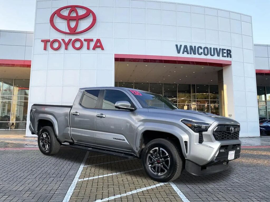 2025 Toyota Tacoma TRD Sport — photo 1 of 13