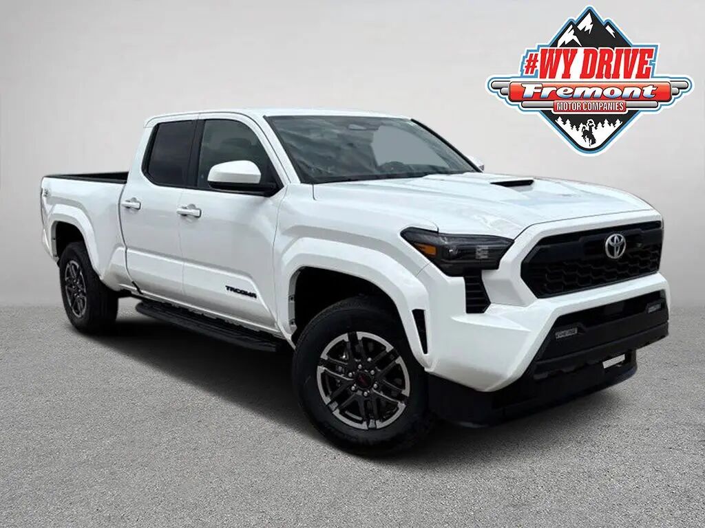 2025 Toyota Tacoma TRD Sport — photo 1 of 13