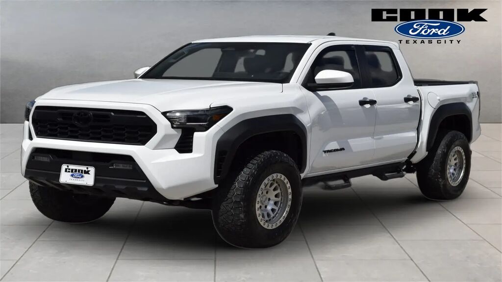 2025 Toyota Tacoma TRD Sport — photo 1 of 26