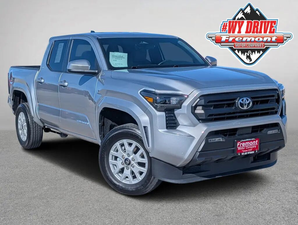 2025 Toyota Tacoma SR5 — photo 1 of 13