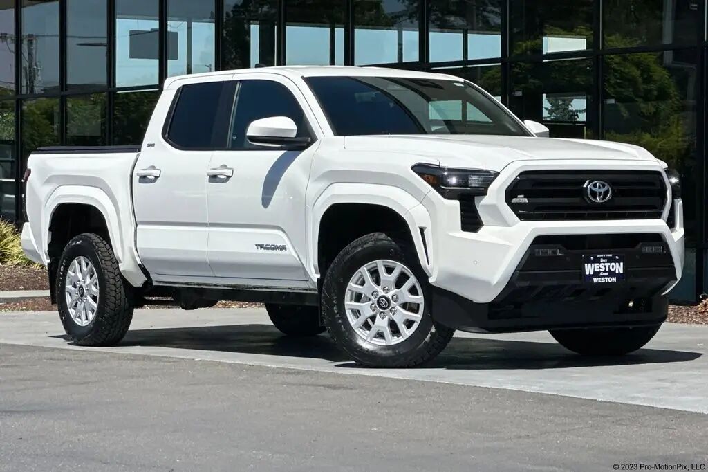 2024 Toyota Tacoma SR5 — photo 1 of 39