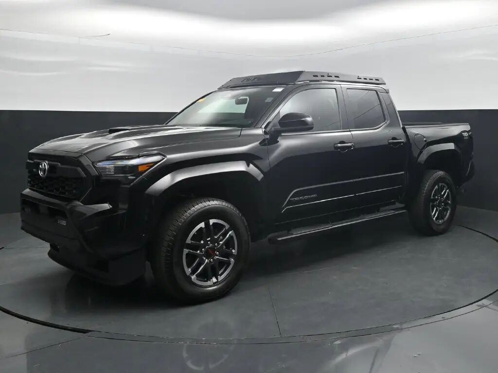 2024 Toyota Tacoma TRD Sport — photo 1 of 13