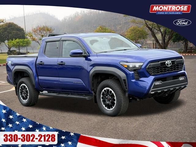 2025 Toyota Tacoma SR5 — photo 1 of 26