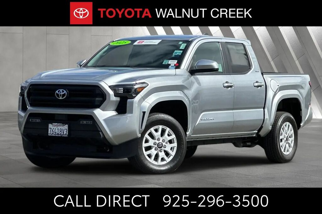 2025 Toyota Tacoma SR5 — photo 1 of 26