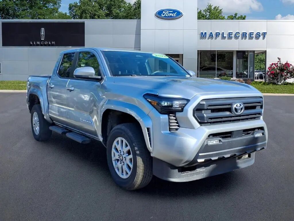 2024 Toyota Tacoma SR5 — photo 1 of 13