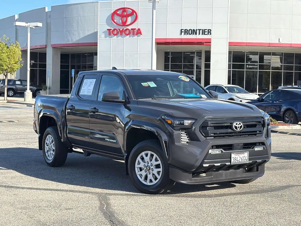 2025 Toyota Tacoma SR5 — photo 1 of 39