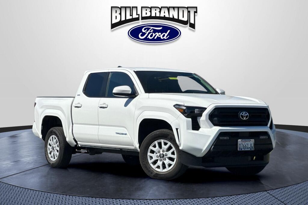 2026 Toyota Tacoma SR5 — photo 1 of 39