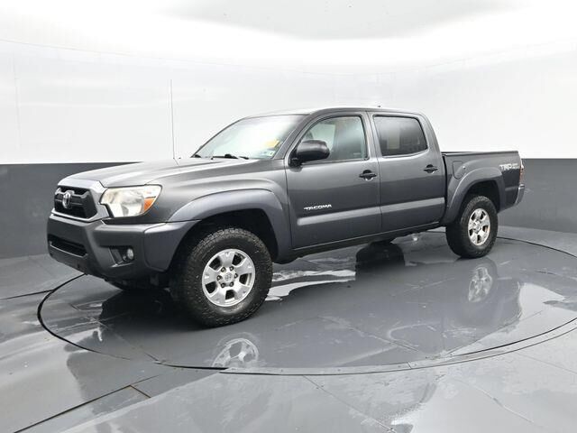 2015 Toyota Tacoma V6 — photo 1 of 13