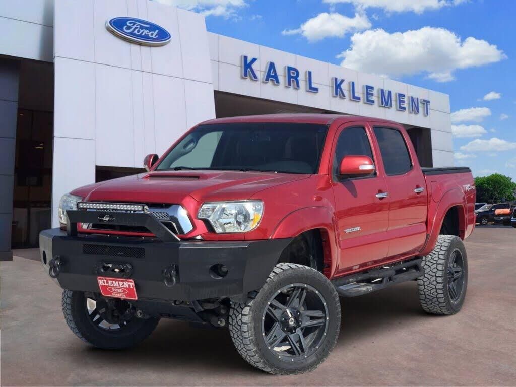 2015 Toyota Tacoma V6 — photo 1 of 1