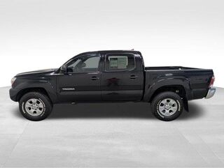 2015 Toyota Tacoma V6 — photo 1 of 26