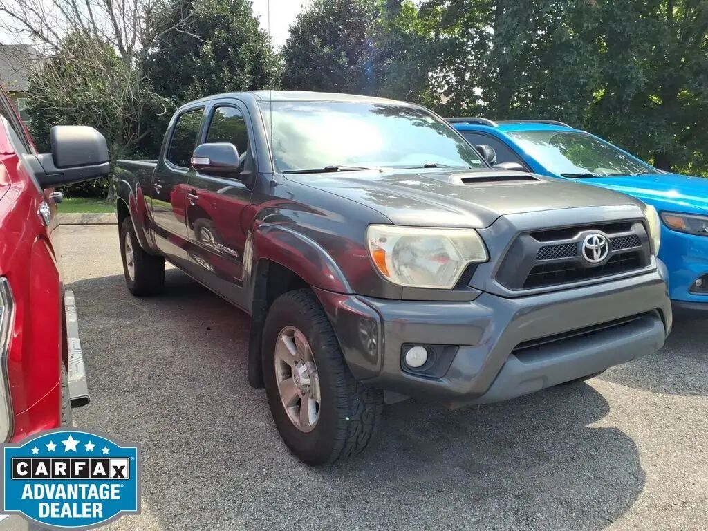 2014 Toyota Tacoma V6 — photo 1 of 6
