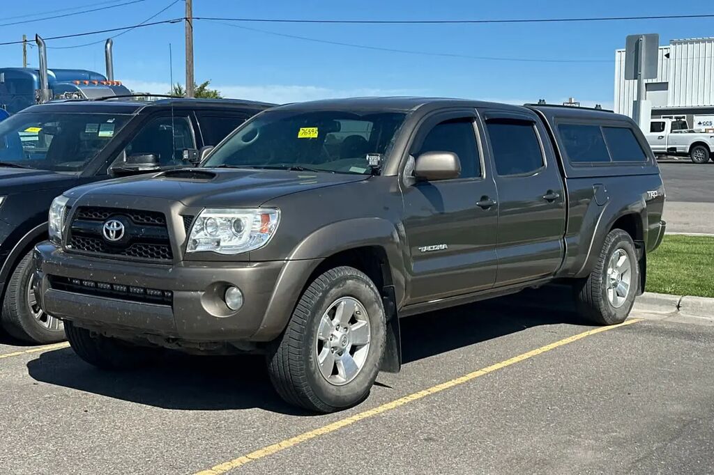 2011 Toyota Tacoma V6 — photo 1 of 1
