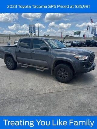 2023 Toyota Tacoma TRD Off-Road — photo 1 of 13