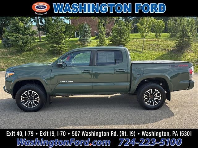 2022 Toyota Tacoma TRD Sport — photo 1 of 13