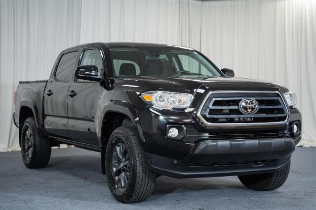 2022 Toyota Tacoma TRD Sport — photo 1 of 13