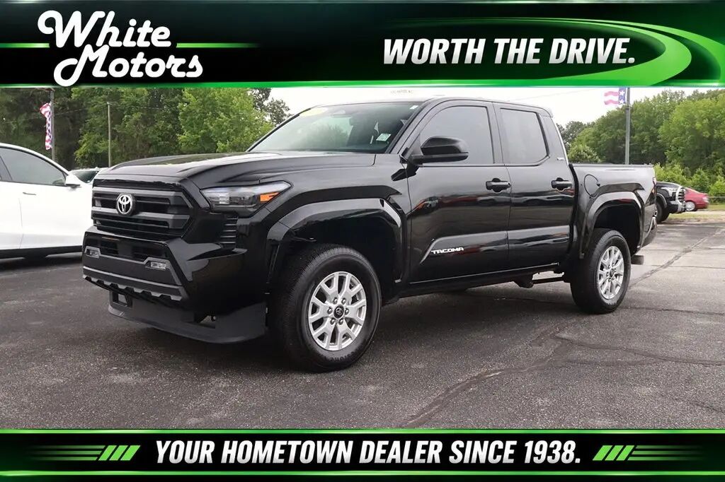 2025 Toyota Tacoma SR5 — photo 1 of 13