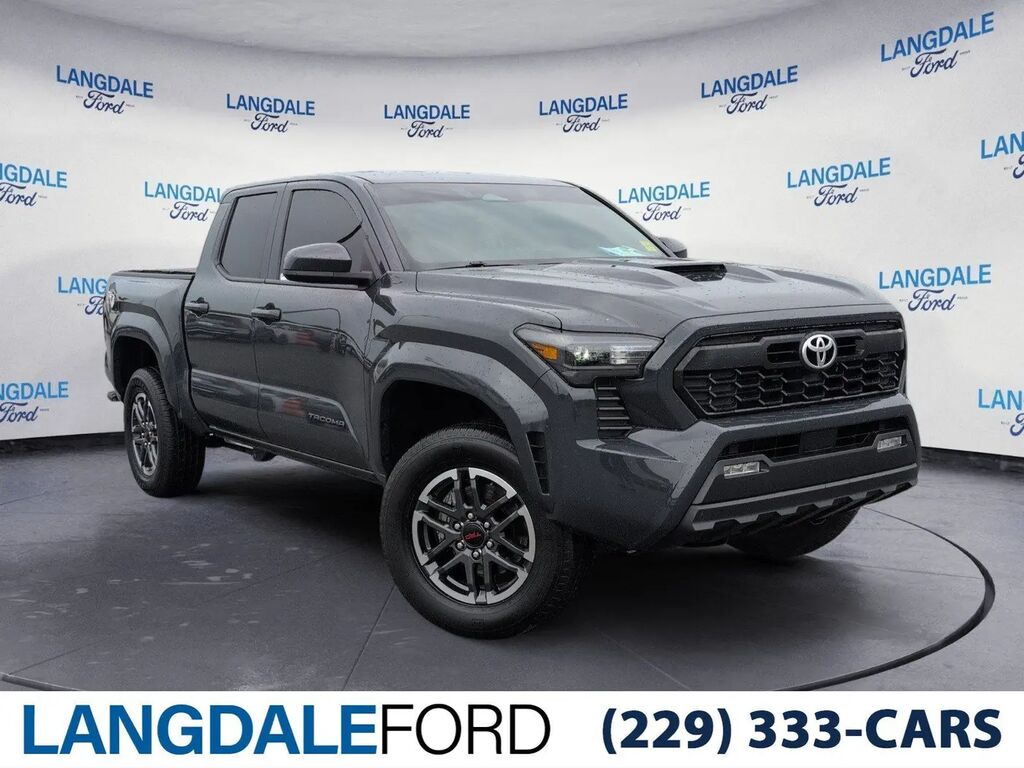 2024 Toyota Tacoma TRD Sport — photo 1 of 15