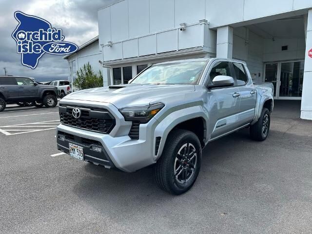 2024 Toyota Tacoma TRD Sport — photo 1 of 13