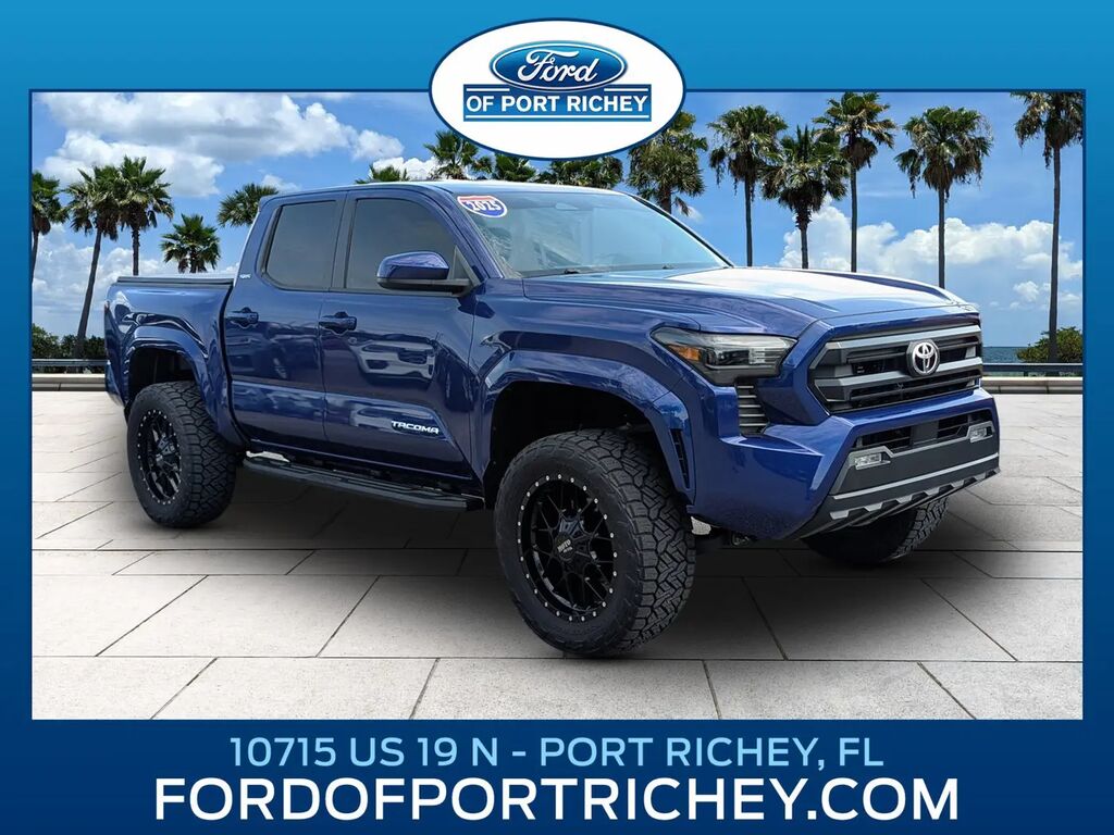 2025 Toyota Tacoma SR5 — photo 1 of 10