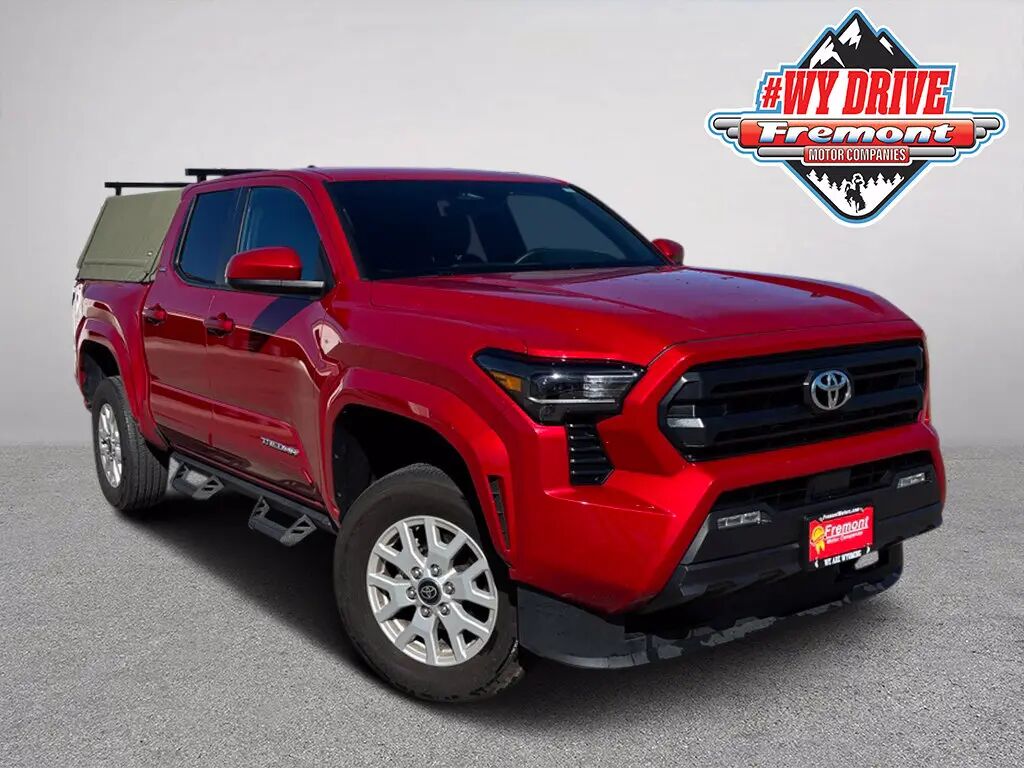 2025 Toyota Tacoma SR5 — photo 1 of 13