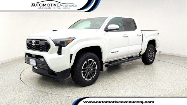 2024 Toyota Tacoma 4WD TRD Sport — photo 1 of 14