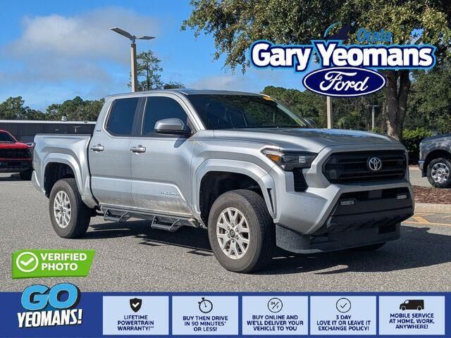 2025 Toyota Tacoma SR5 — photo 1 of 39
