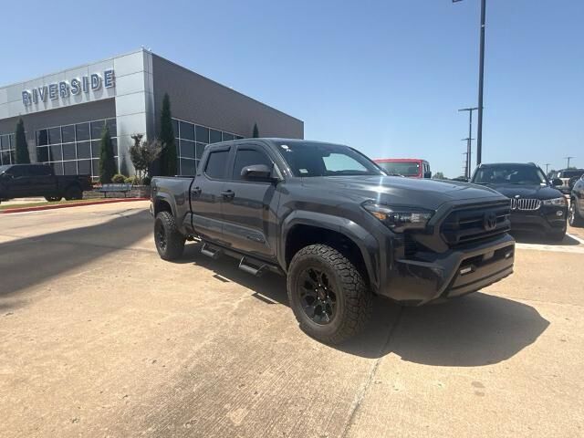 2025 Toyota Tacoma SR5 — photo 1 of 13