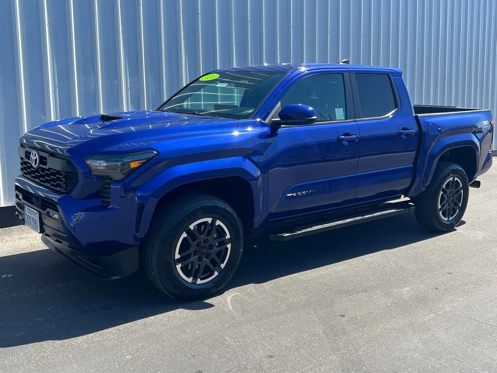 2024 Toyota Tacoma SR5 — photo 1 of 13