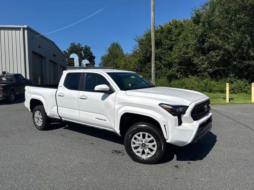 2024 Toyota Tacoma SR5 — photo 1 of 13