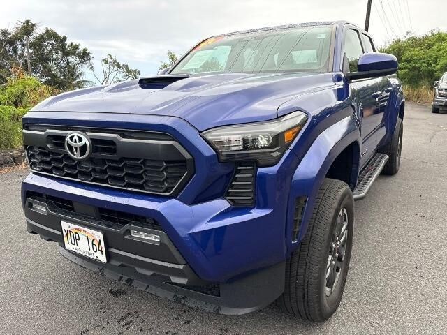 2025 Toyota Tacoma TRD Sport — photo 1 of 26