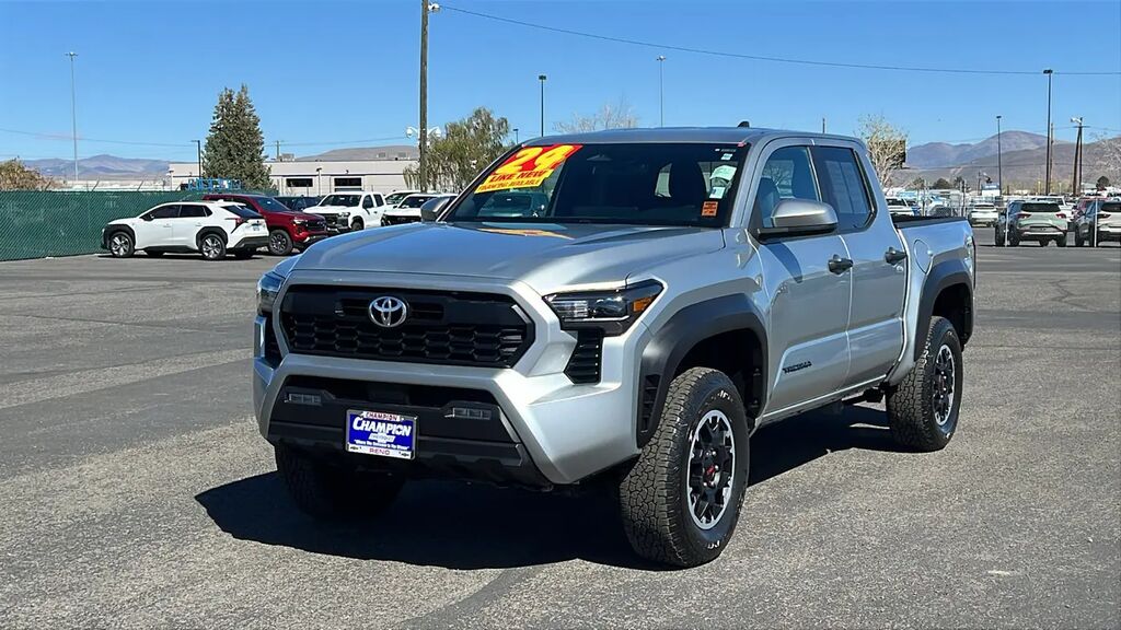 2024 Toyota Tacoma SR5 — photo 1 of 13