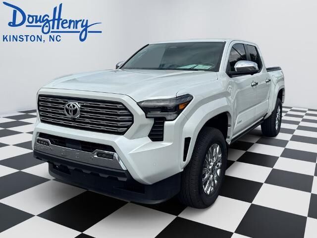2025 Toyota Tacoma SR5 — photo 1 of 26