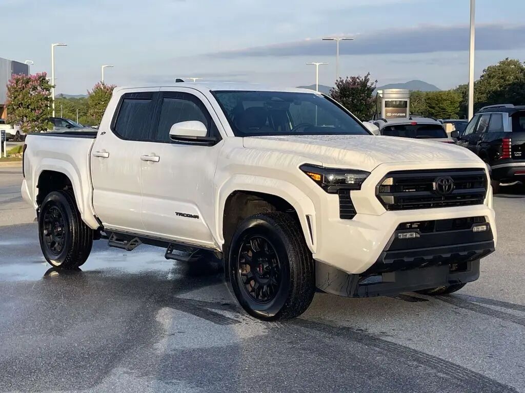 2024 Toyota Tacoma SR5 — photo 1 of 13