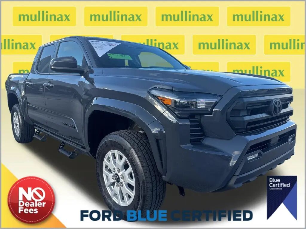 2025 Toyota Tacoma SR5 — photo 1 of 13