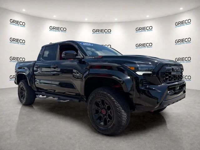 2025 Toyota Tacoma TRD Sport HV