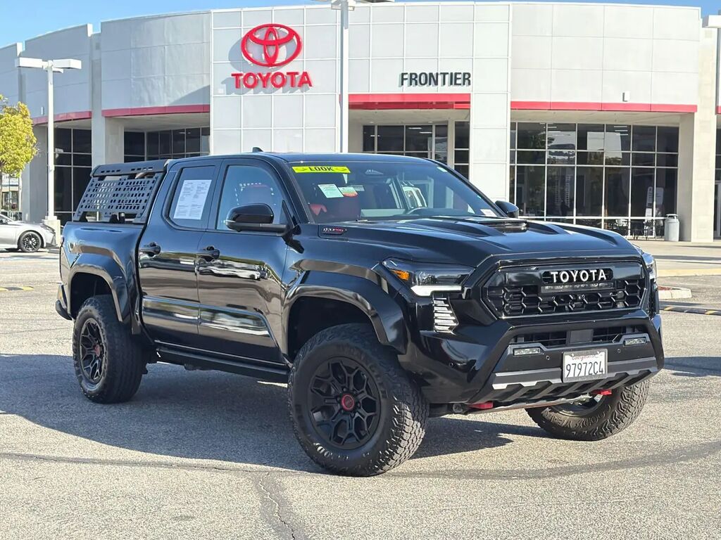 2025 Toyota Tacoma TRD Sport HV — photo 1 of 13