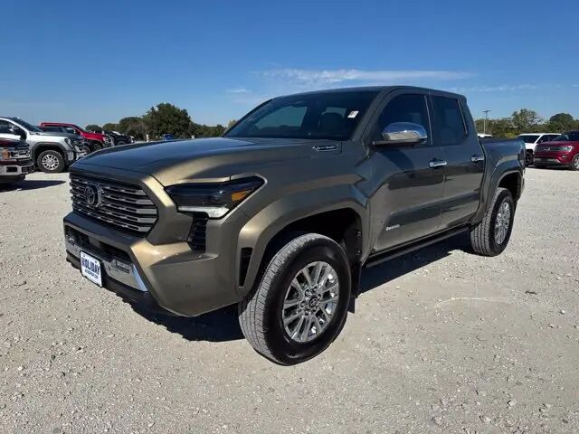 2025 Toyota Tacoma Limited HV
