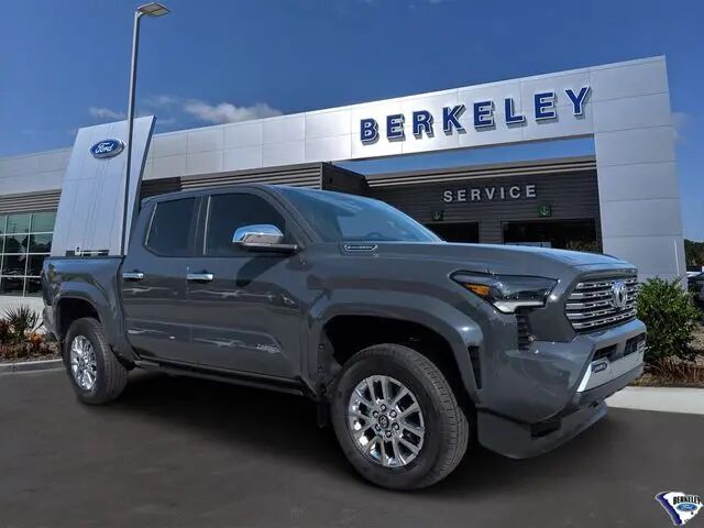 2025 Toyota Tacoma Limited HV — photo 1 of 13