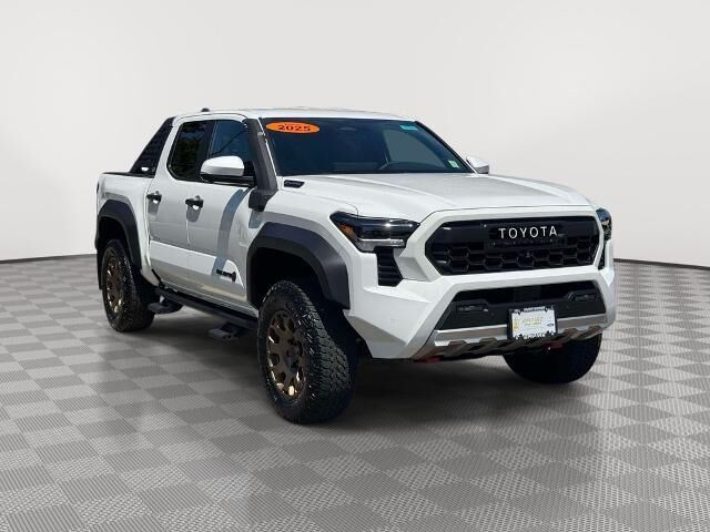 2025 Toyota Tacoma TRD Sport HV