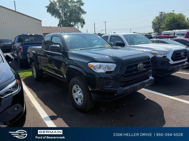 2022 Toyota Tacoma SR — photo 1 of 2