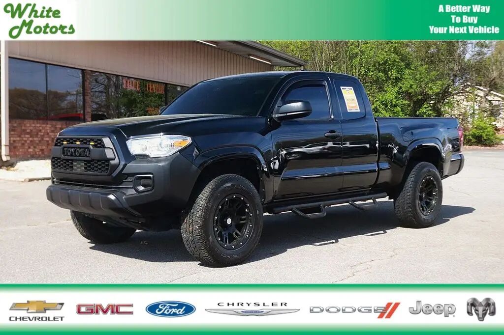 2022 Toyota Tacoma SR5 — photo 1 of 13