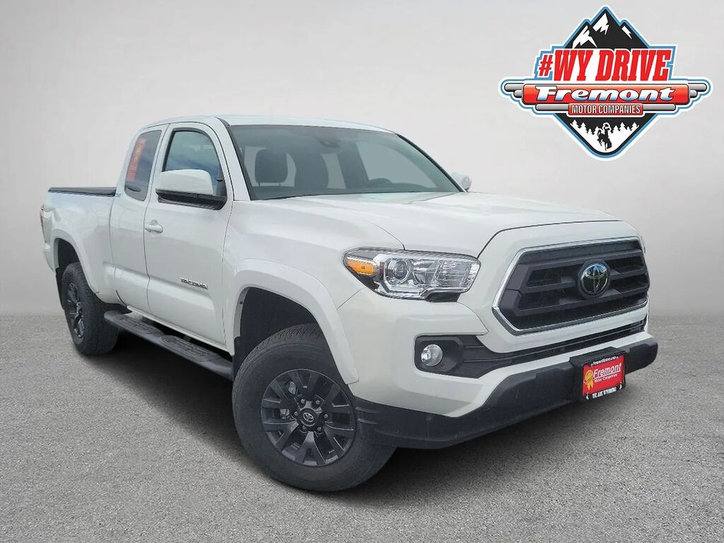2022 Toyota Tacoma TRD Off-Road — photo 1 of 13